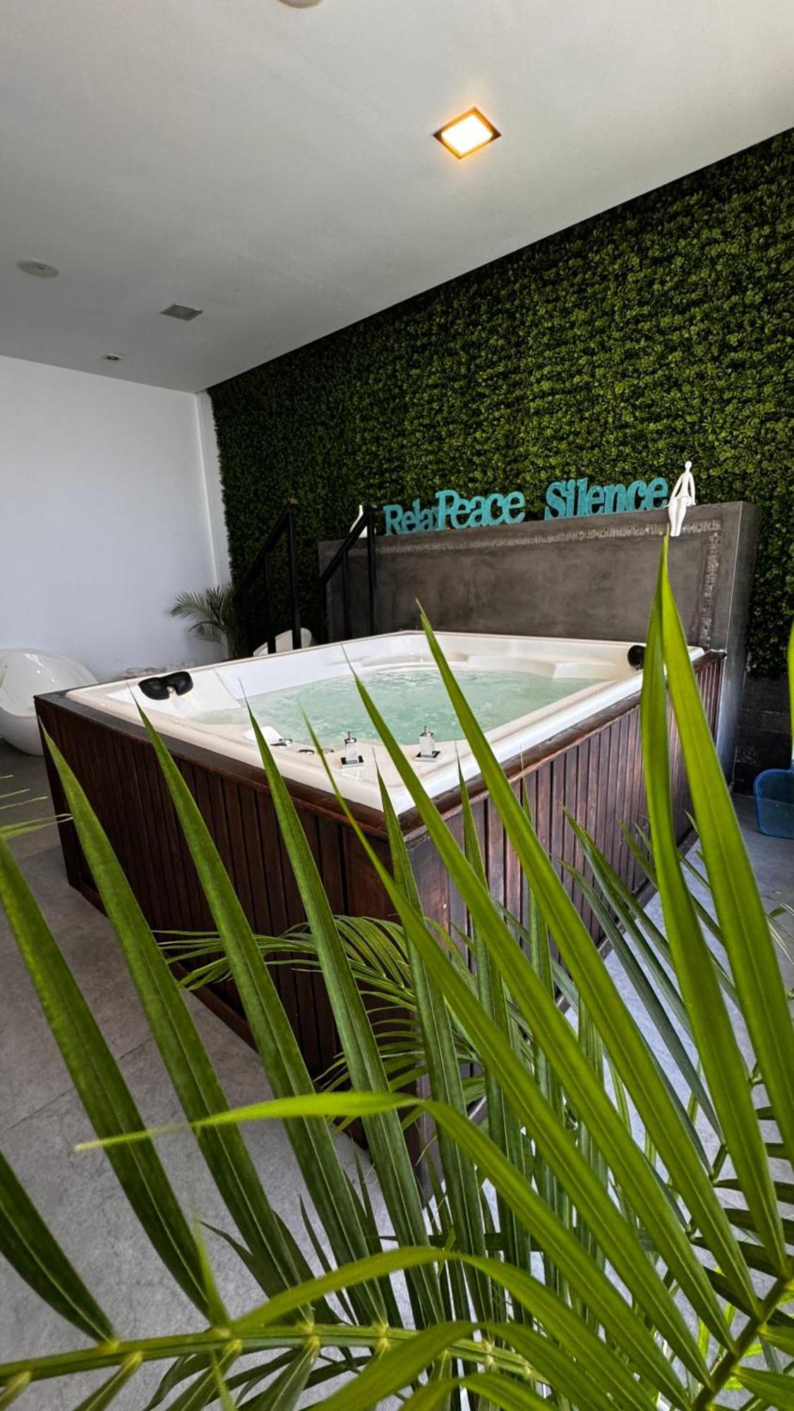 Hotel Dazzler By Wyndham 4*